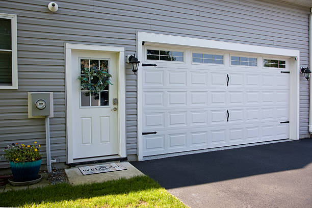 24/7 Emergency Garage Door Panel Replacement experts in LaPorte County County, IN